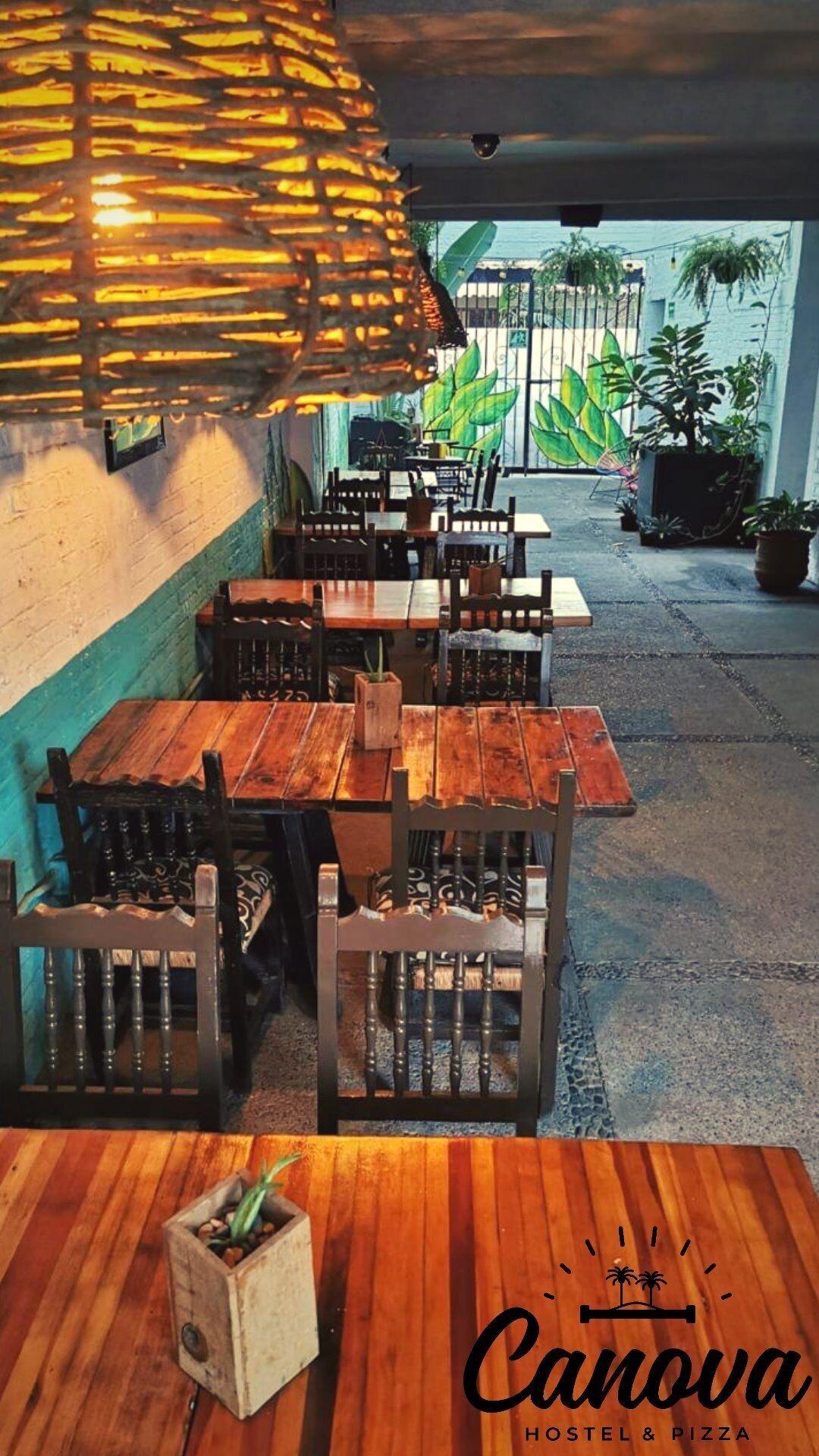 Bar/Salón Canova Hostel & Pizza