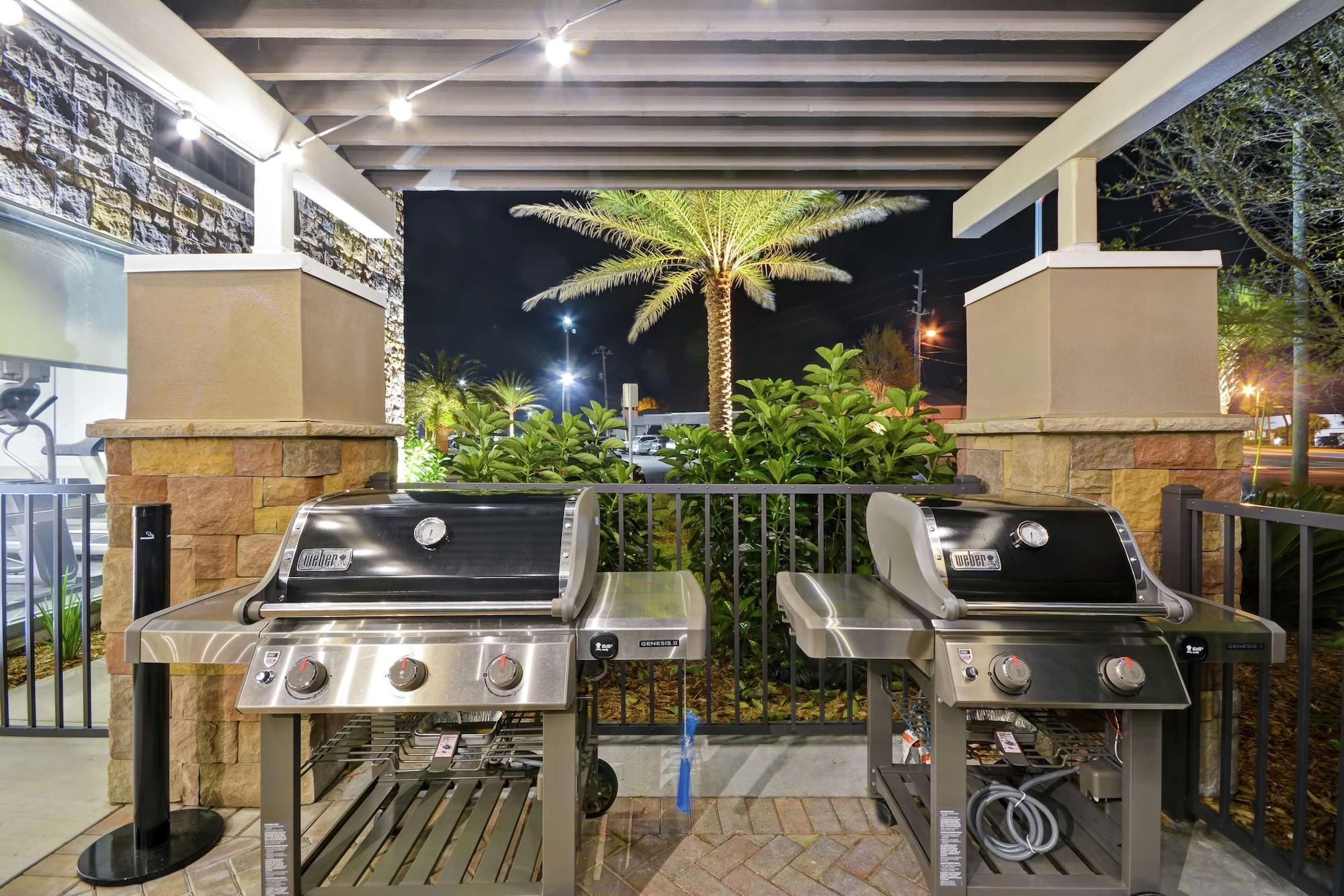 Restaurant Home2 Suites by Hilton St. Simon's Island