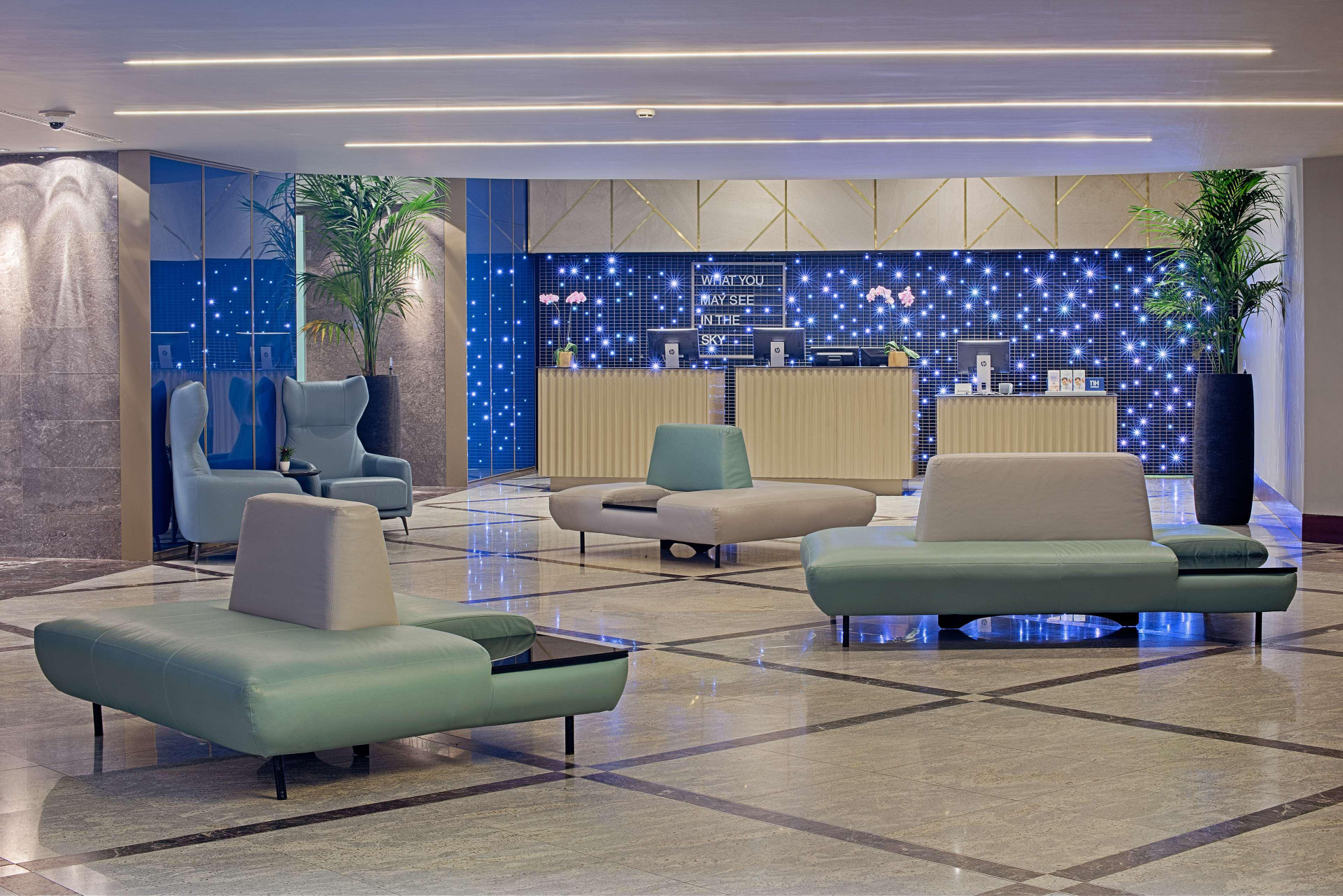 Vista Lobby NH Napoli Panorama