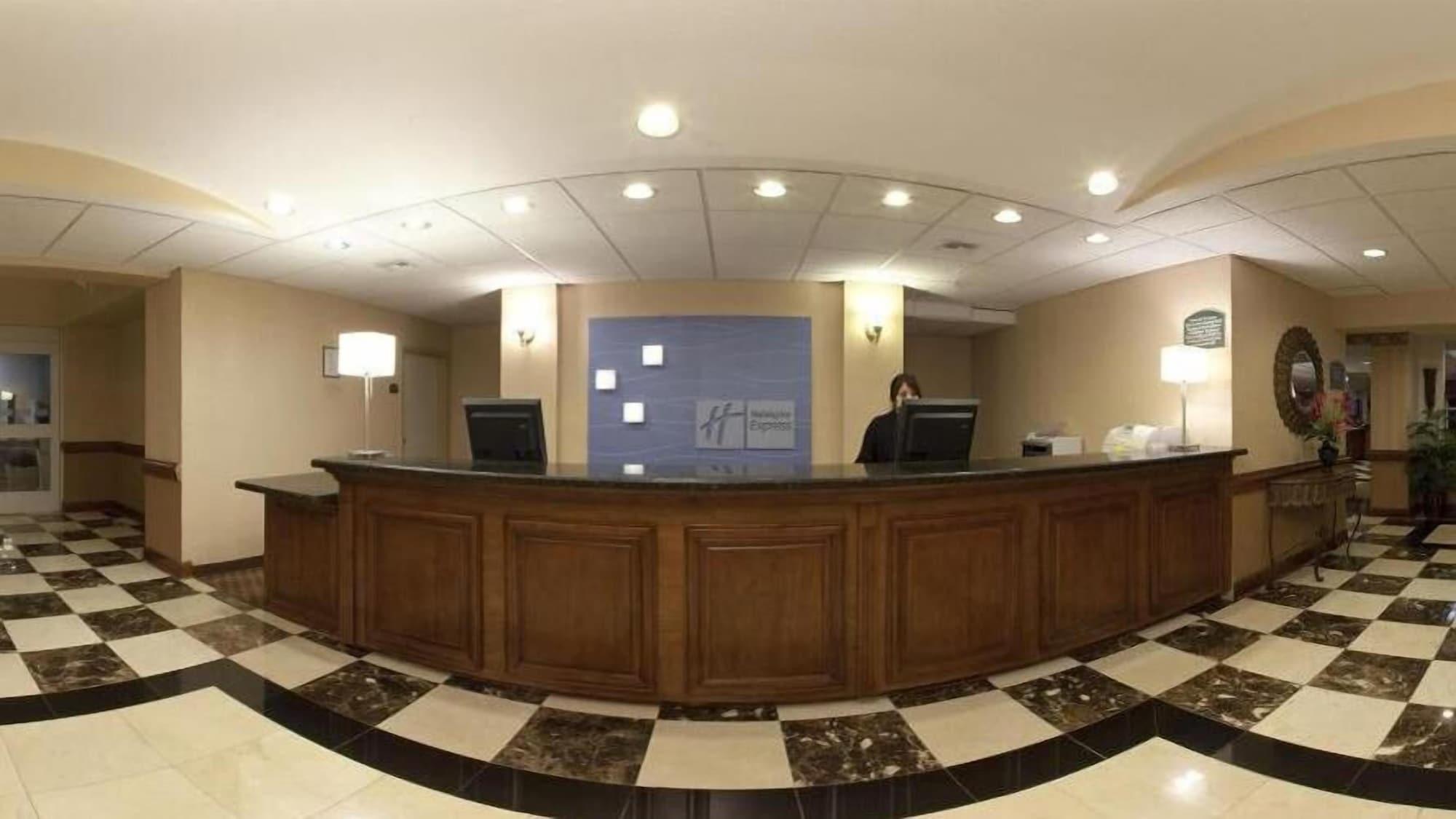 Vista Lobby Holiday Inn Express & Suites Florida City by IHG