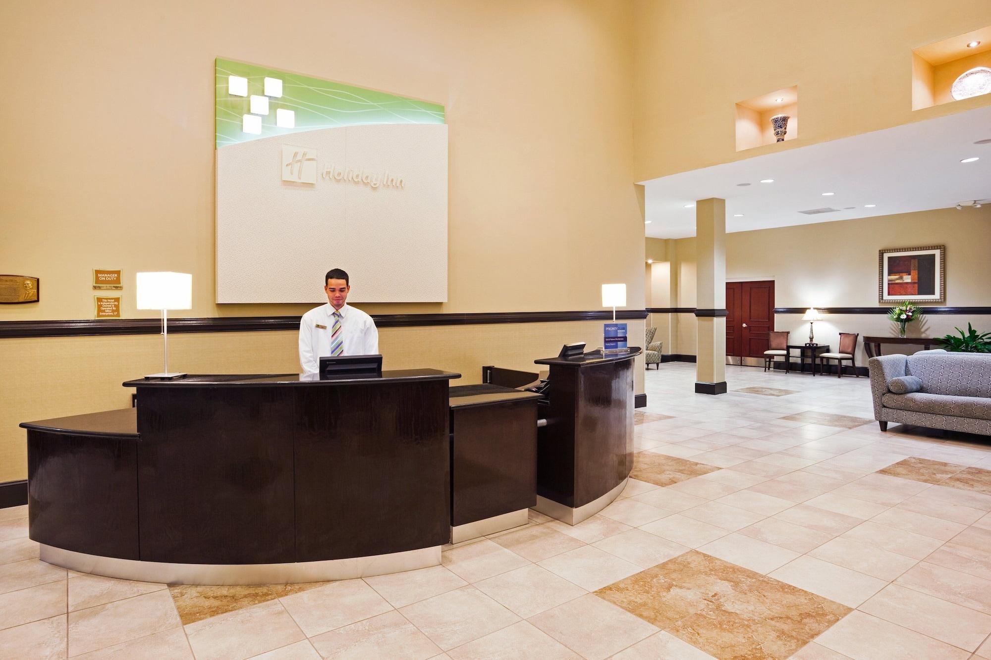 Vista Lobby Holiday Inn Hotel & Suites Beaufort at Highway 21 by IHG