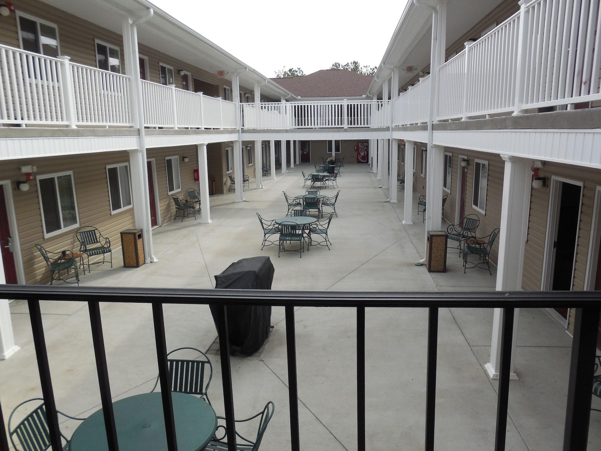 Vista Exterior Affordable Suites Fayetteville