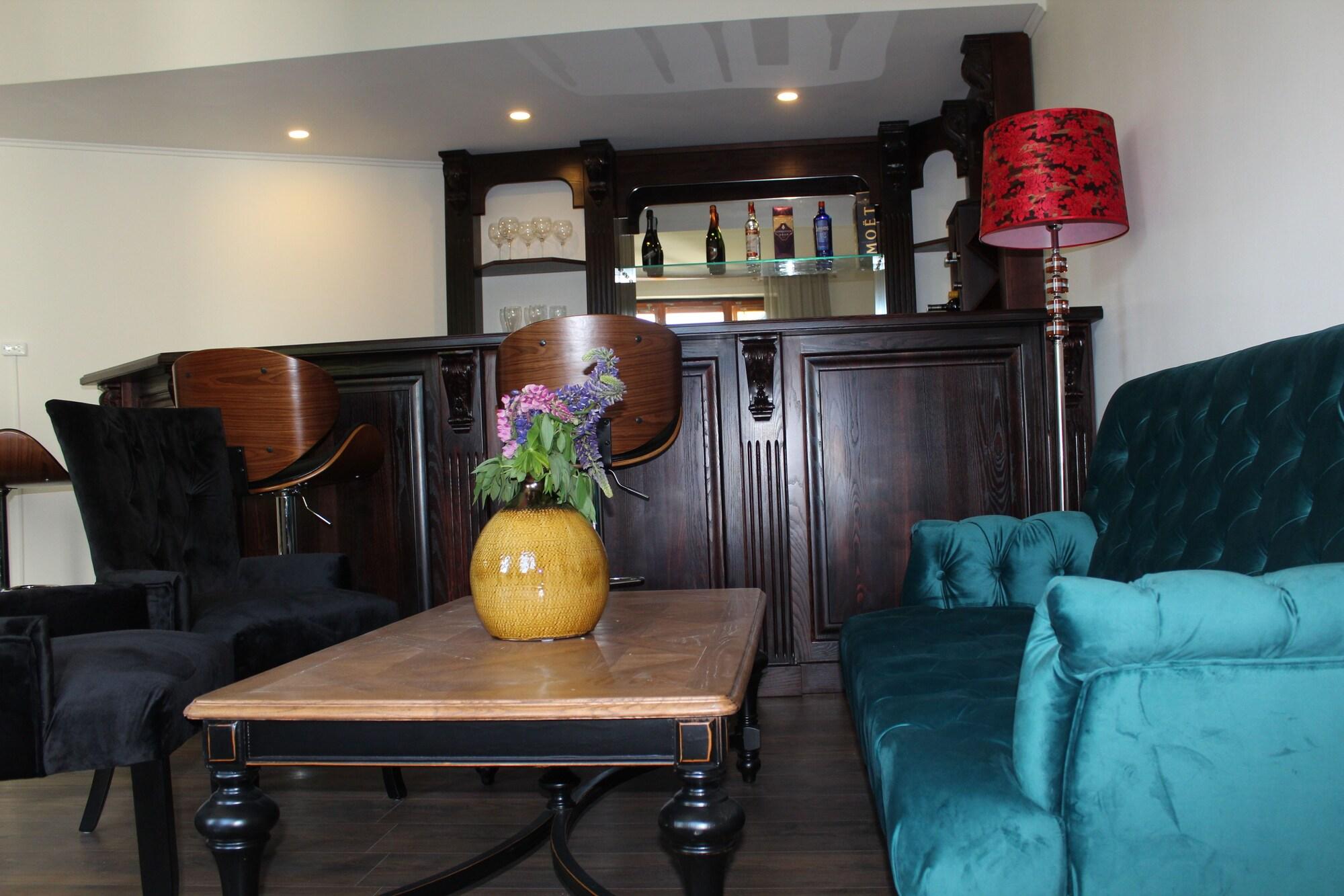 Bar/Salón Villa Neubad