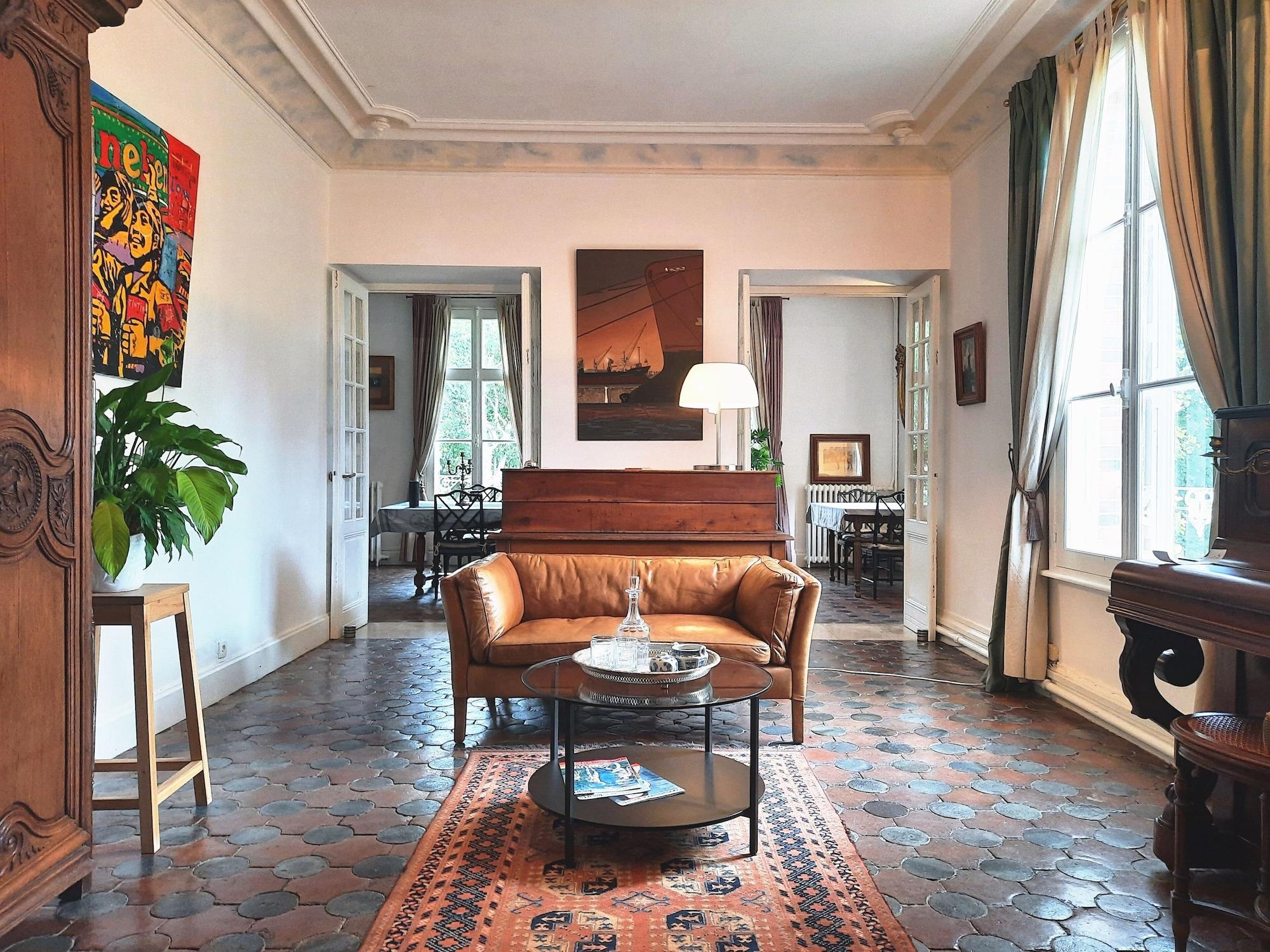 Vista Lobby Les Tuileries du Buisson