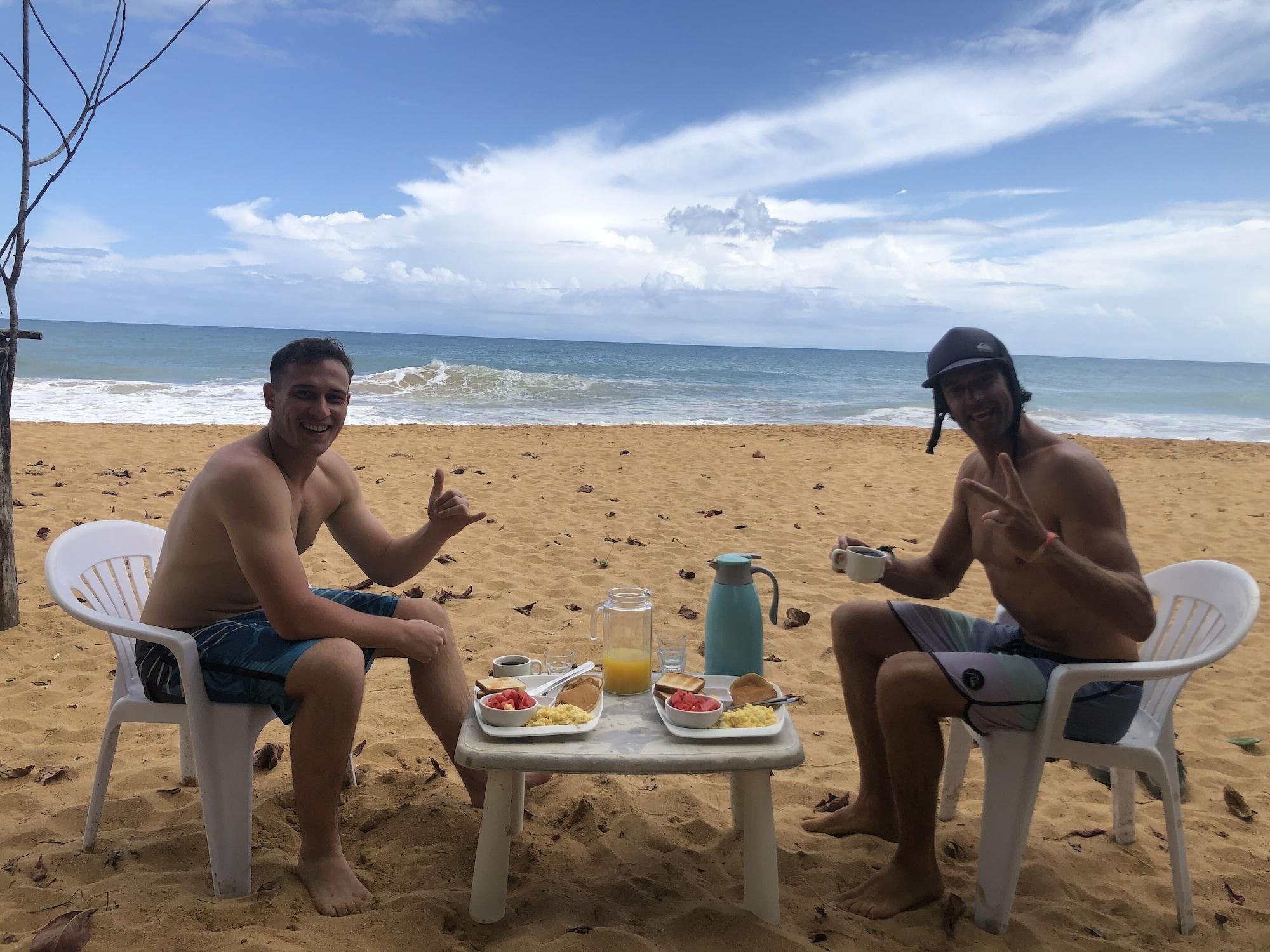 Restaurant Playa Bluff Hotel