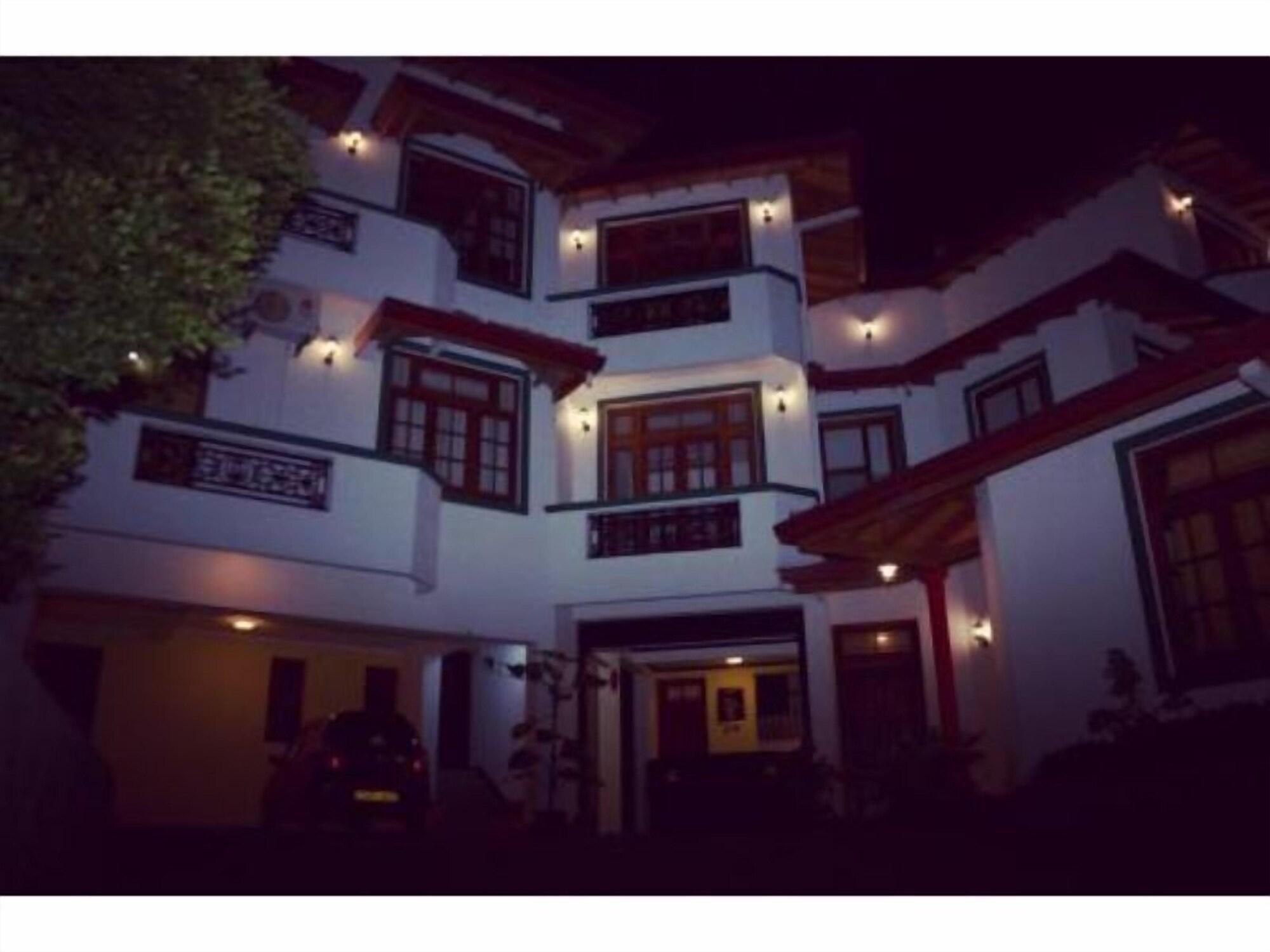 Varios Hotel Mandakini