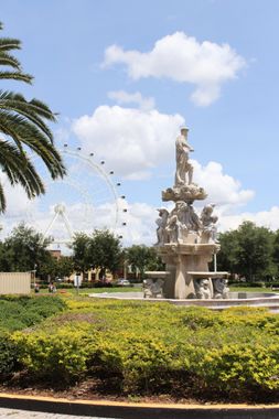 Holiday Inn Orlando Intl Drive–Conv Center - Hoteles cerca de Universal Studios en Orlando