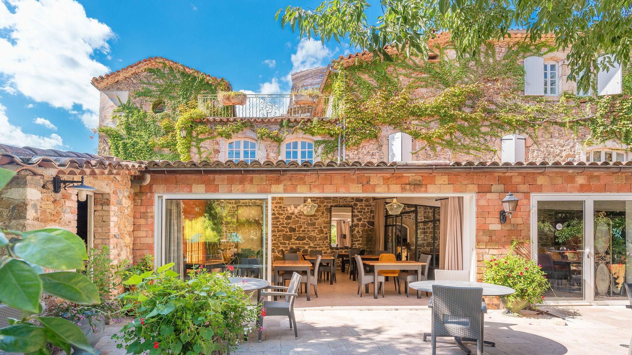 Varios Logis Hotel Le Pradinas