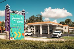 Alojamiento - Travelodge by Wyndham Orlando Lake Buena Vista South