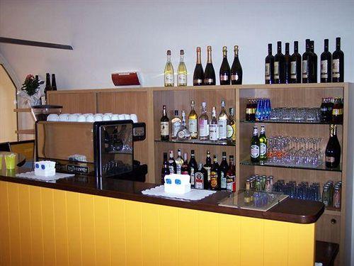 Bar/Salón Hotel La Corte