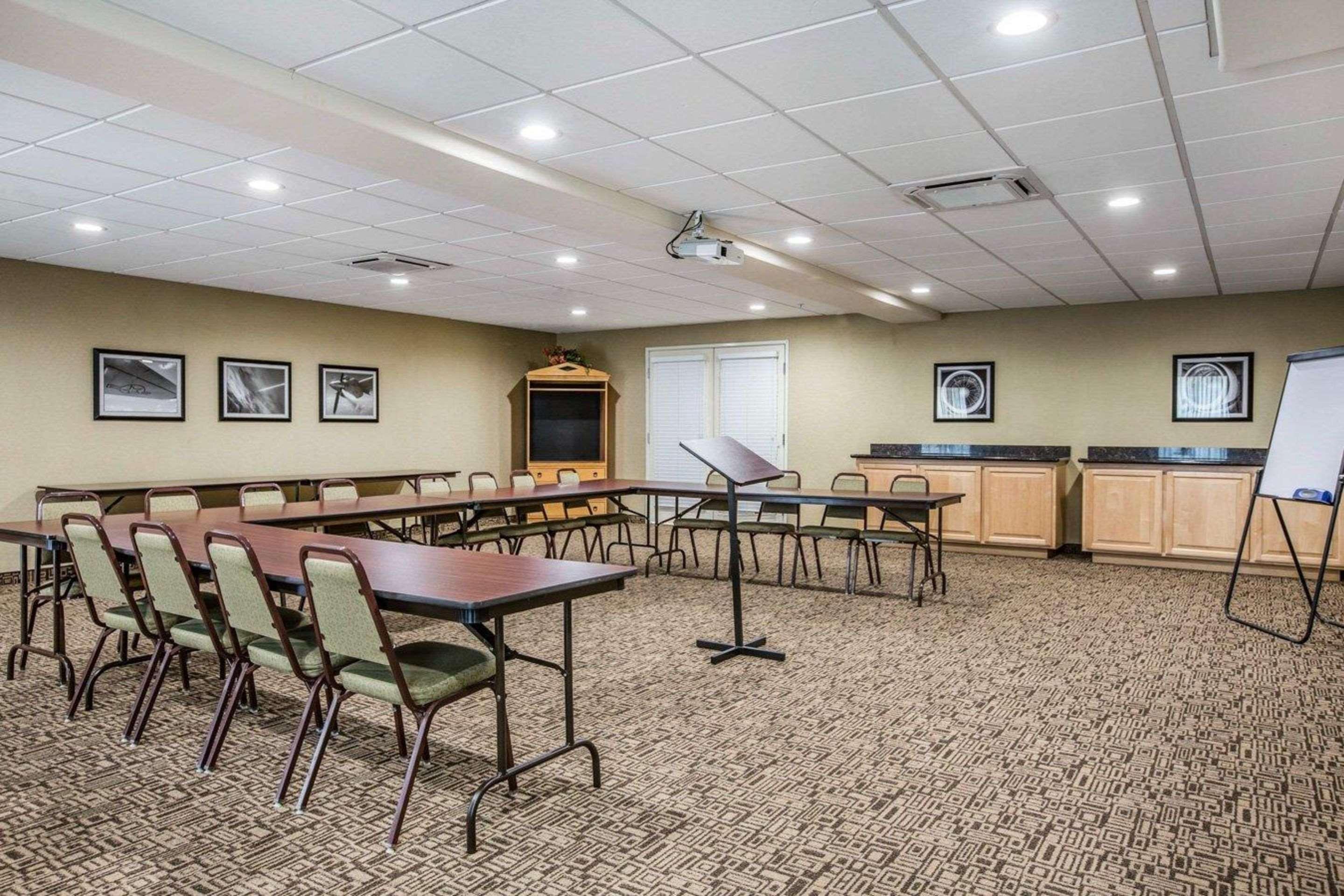 Centro de Negocios Comfort Suites Beale Air Force Base Area