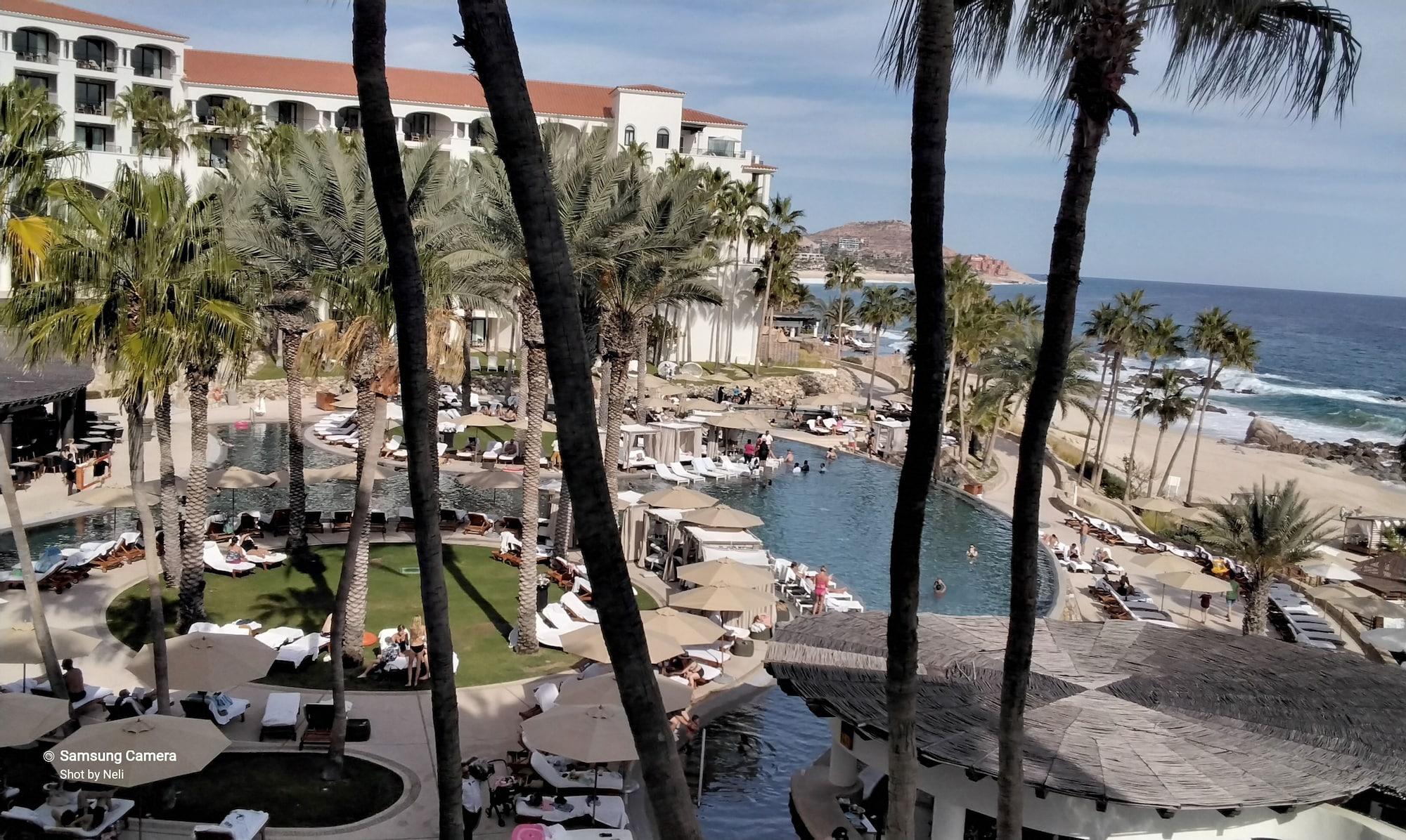 Vista Exterior Ocean view beach suite