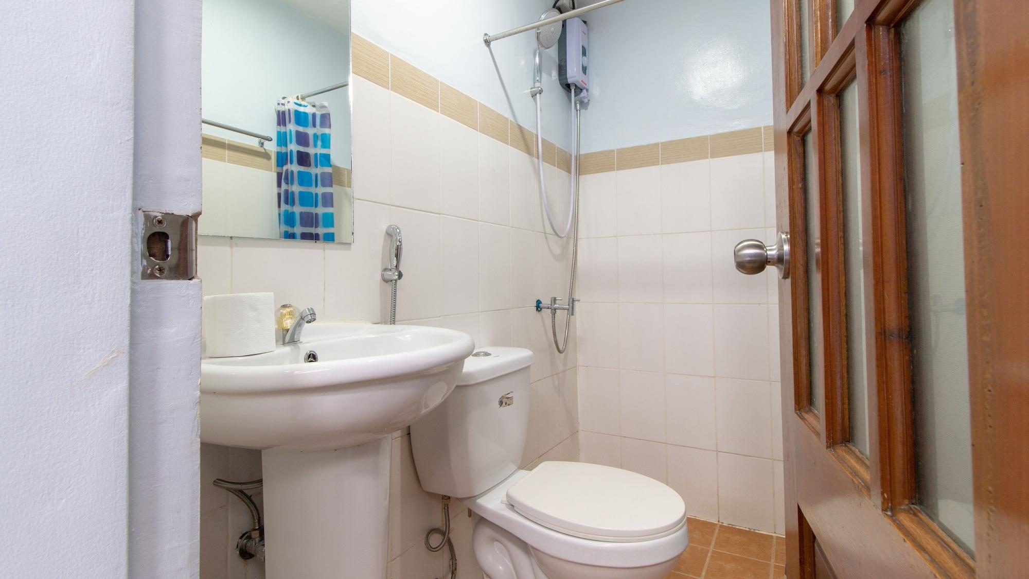 Equipamiento de Habitación RedDoorz @ DBuilders Rooms Ph2 Taguig