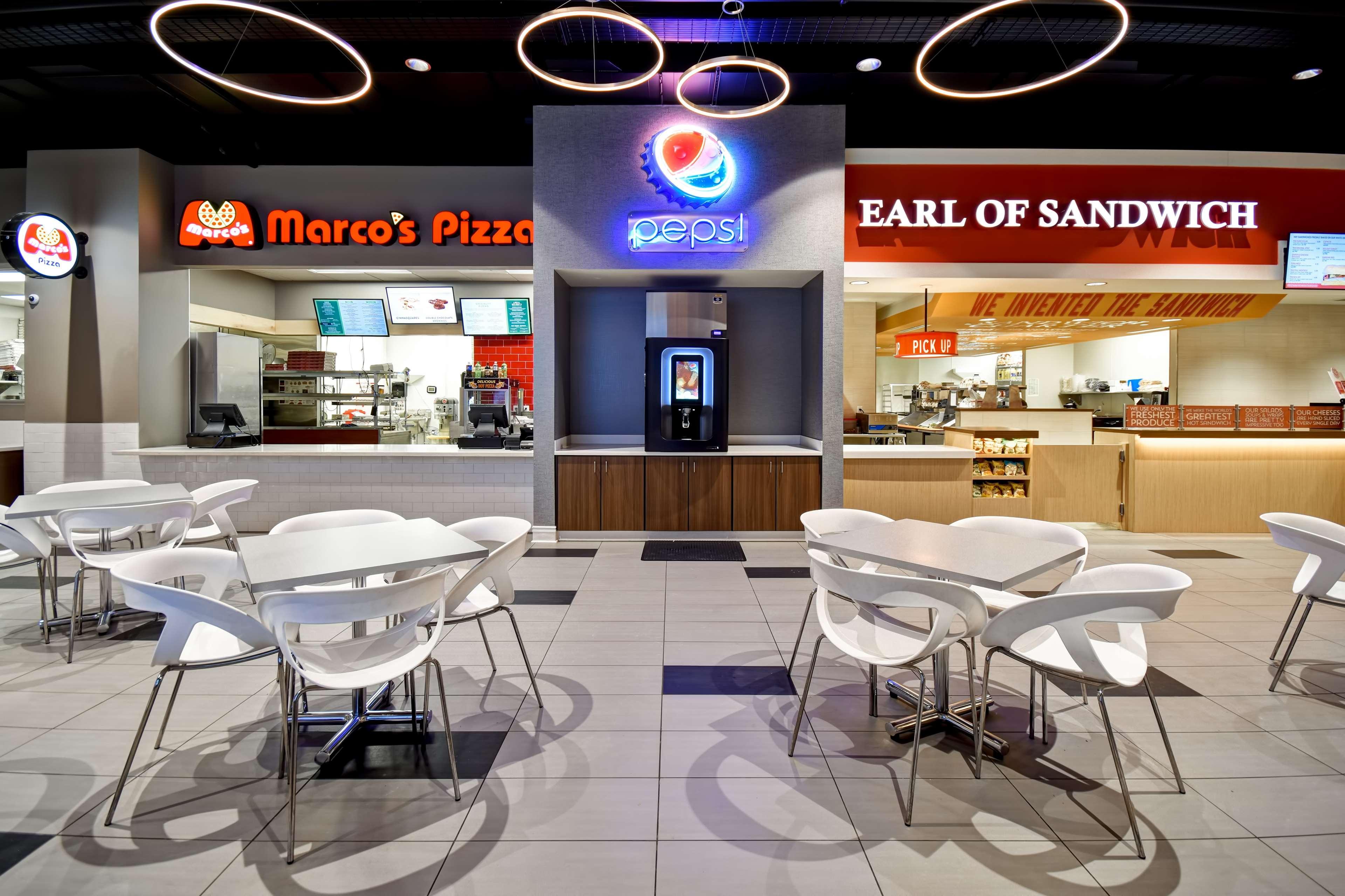 Restaurant DoubleTree by Hilton Deadwood at Cadillac Jack'