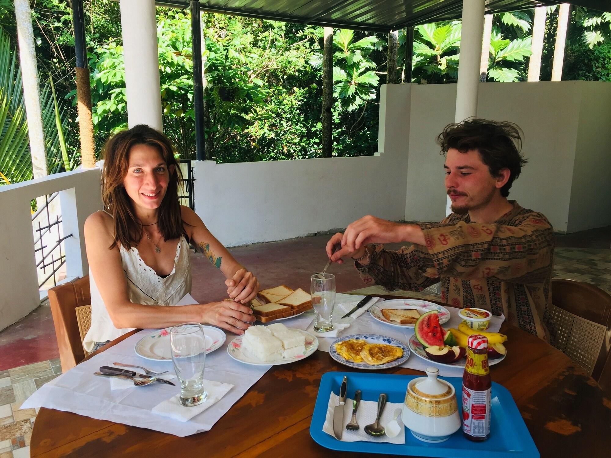 Restaurant toropi homestay