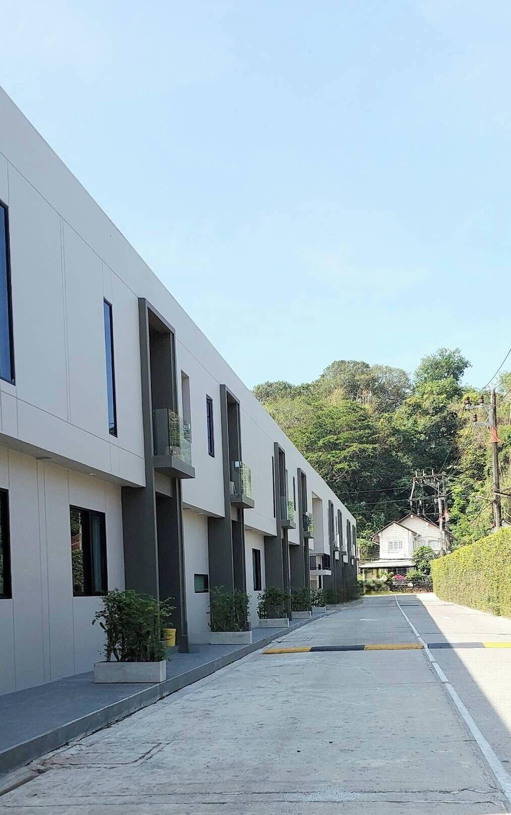 Varios The Regent Studio