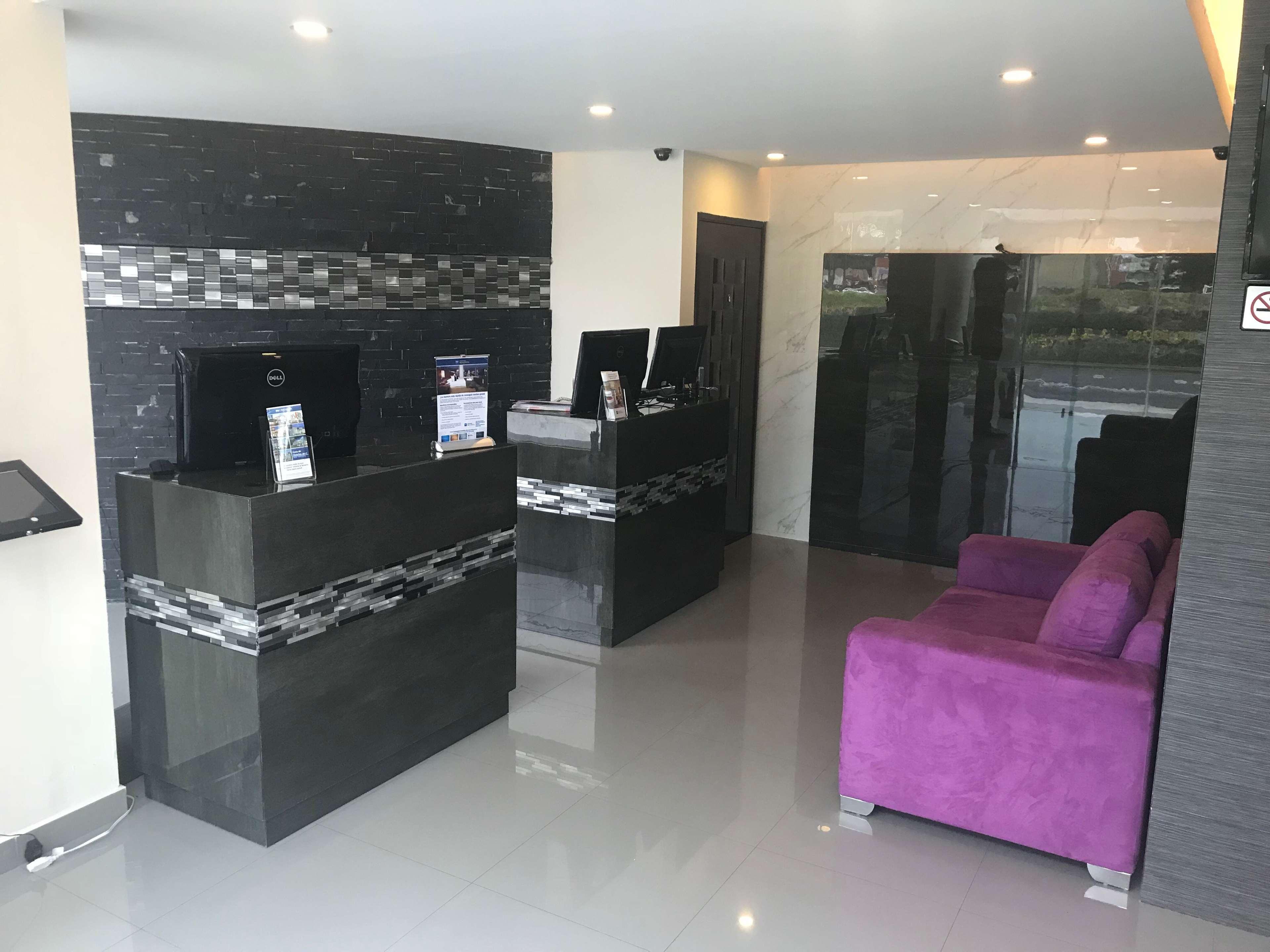 Vista Lobby Best Western Plus Metepec & Suites