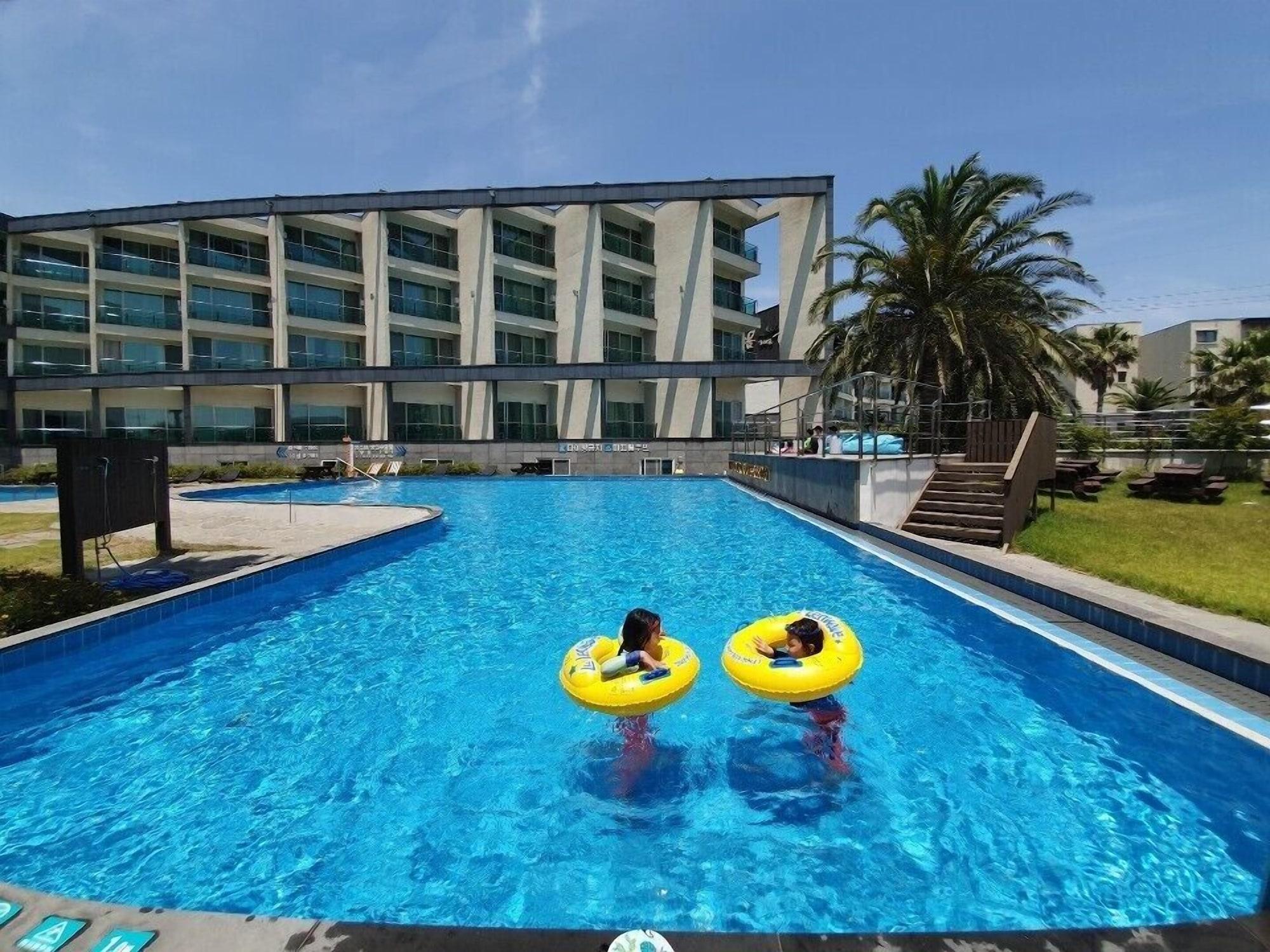 Vista Piscina The Four Graces Resort