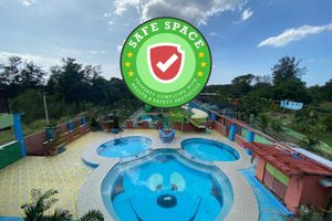 Alojamiento - RedDoorz Plus @ Lhexlyn Resort San Narciso