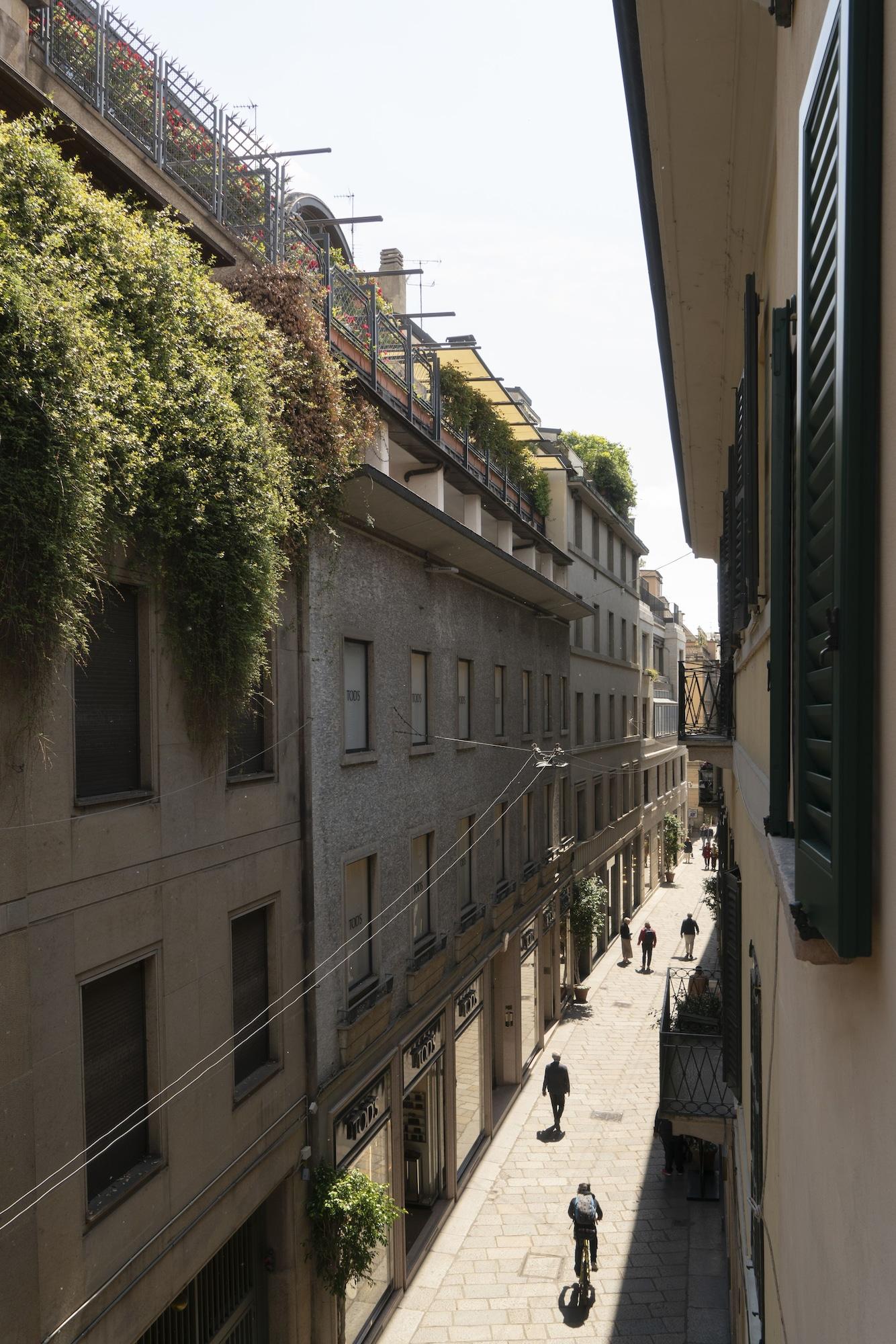 Vista Exterior Della Spiga Suites by Brera Apartments