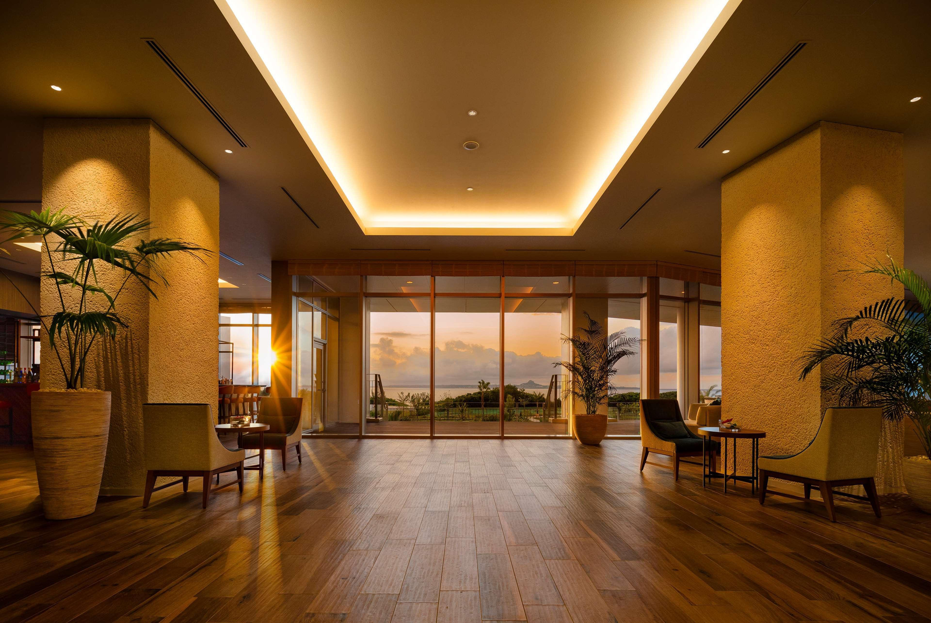 Vista Lobby Hilton Okinawa Sesoko Resort