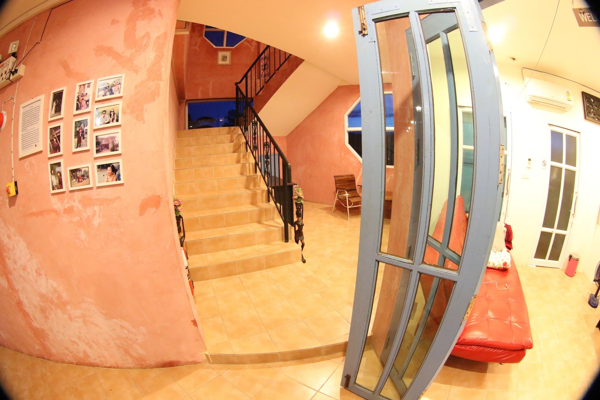 Varios Le Bar Tarry Hotel