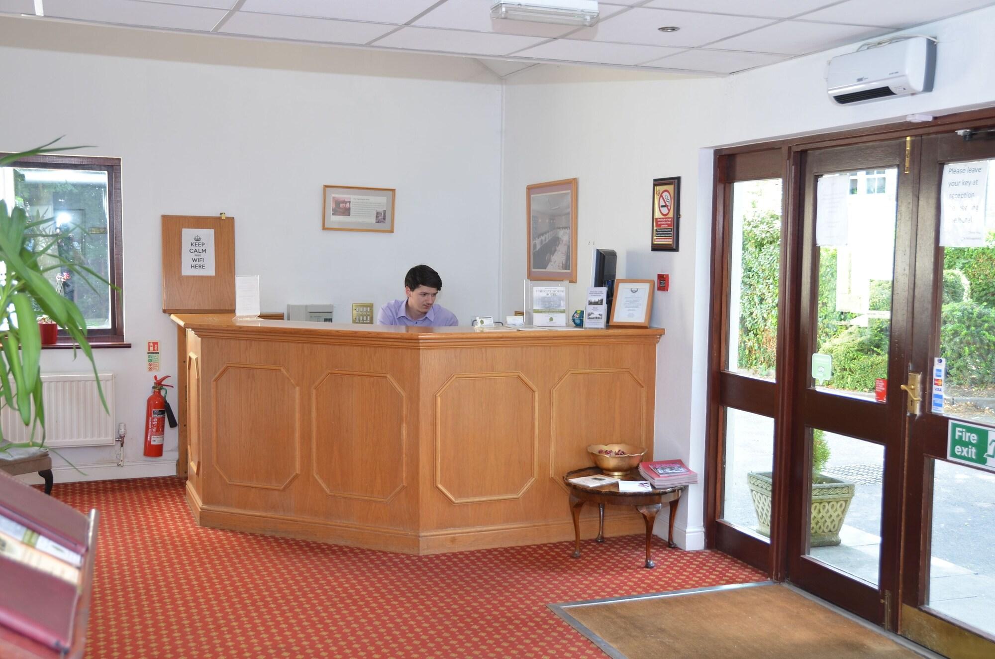 Vista Lobby Healey Hotel