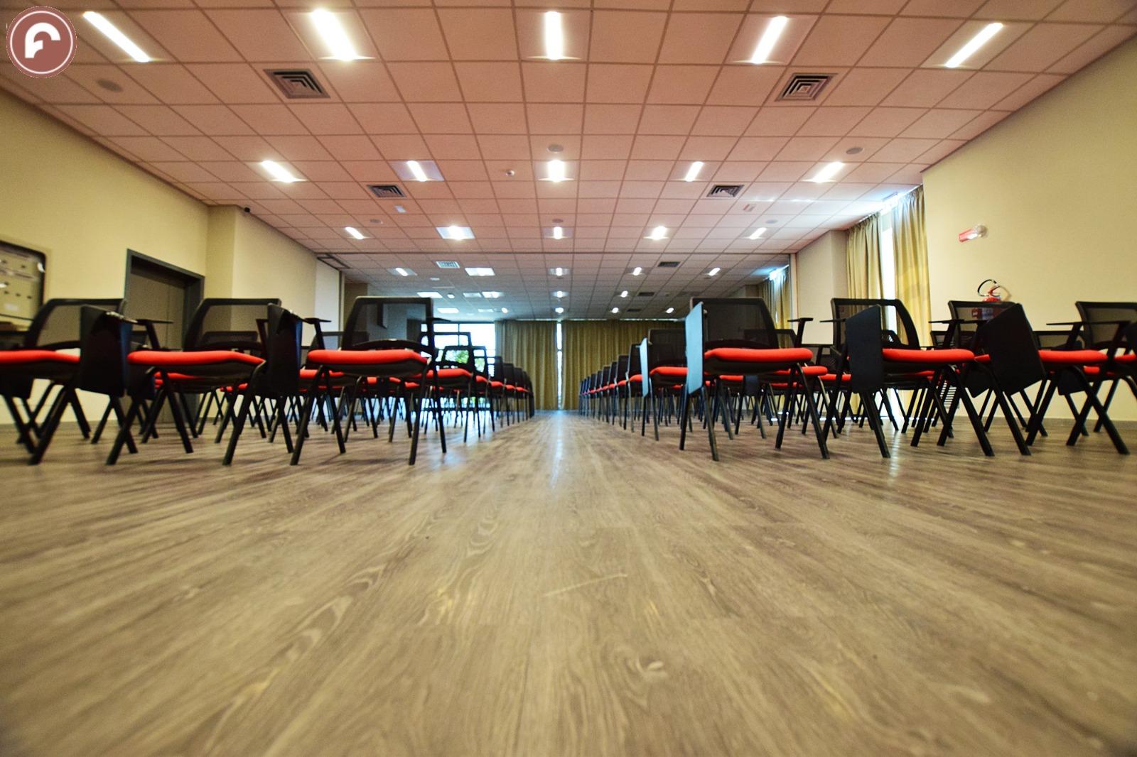 Centro de Negocios Hotel Ferretti Majestic House