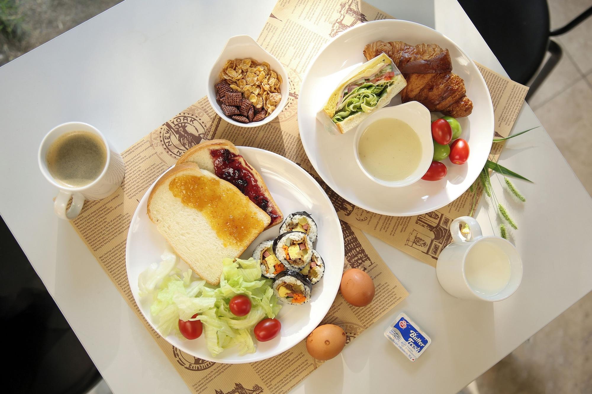 Restaurant Yaja Hotel Peace Square branch