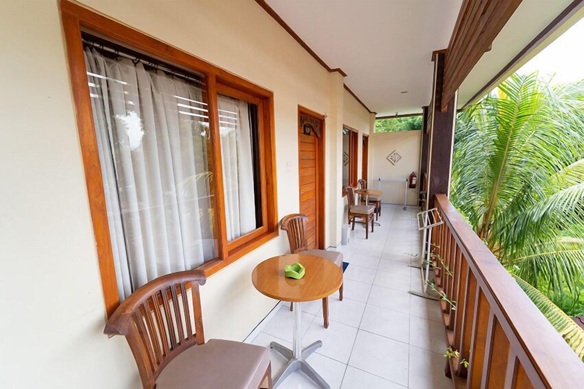 Varios Komodo Lodge