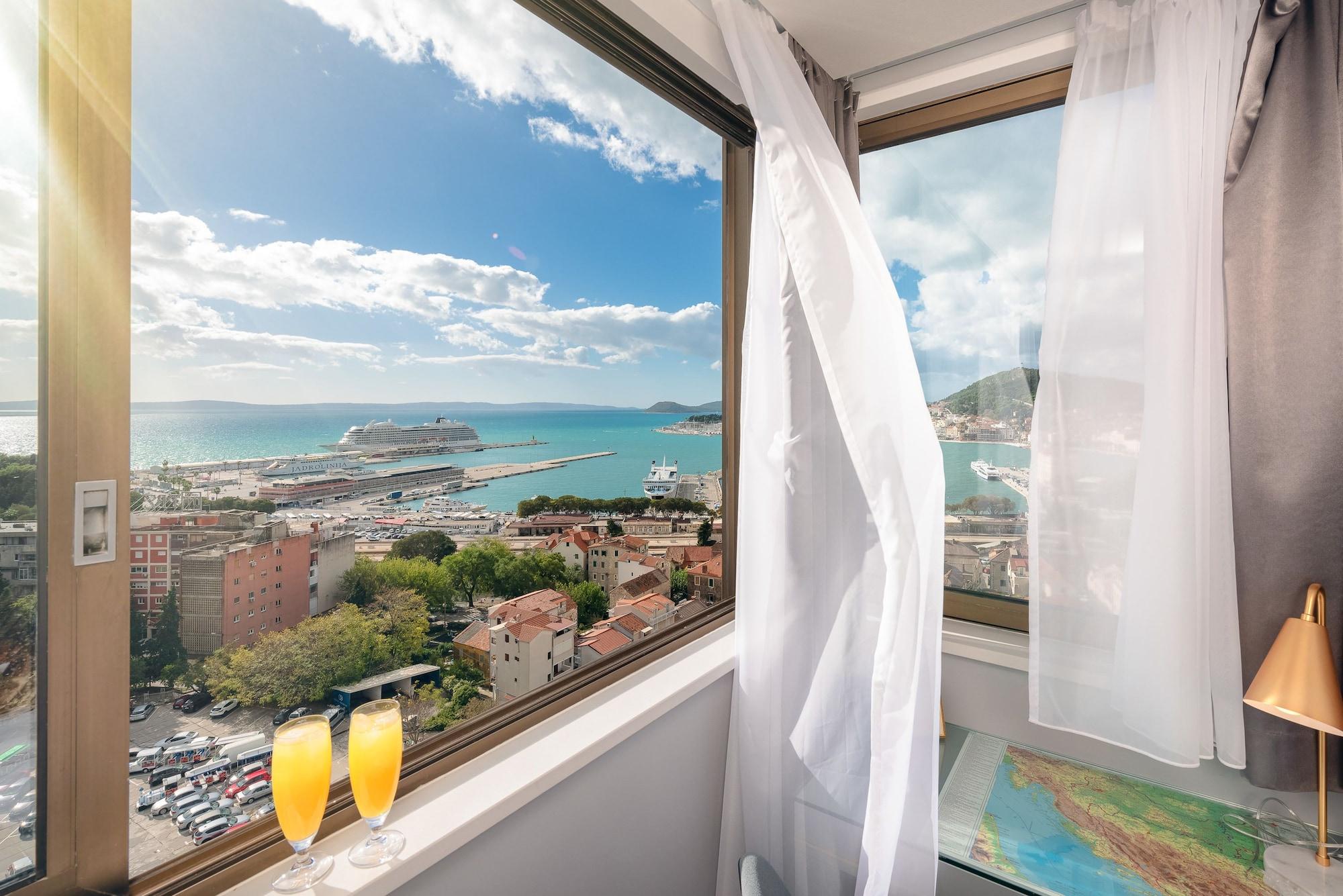 Vista Exterior Royal Suites Sky