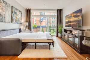 Alquiler Vacacional - Modern 1 BR Quiet Condo in Seattle center, pool and fitness, FREE parking