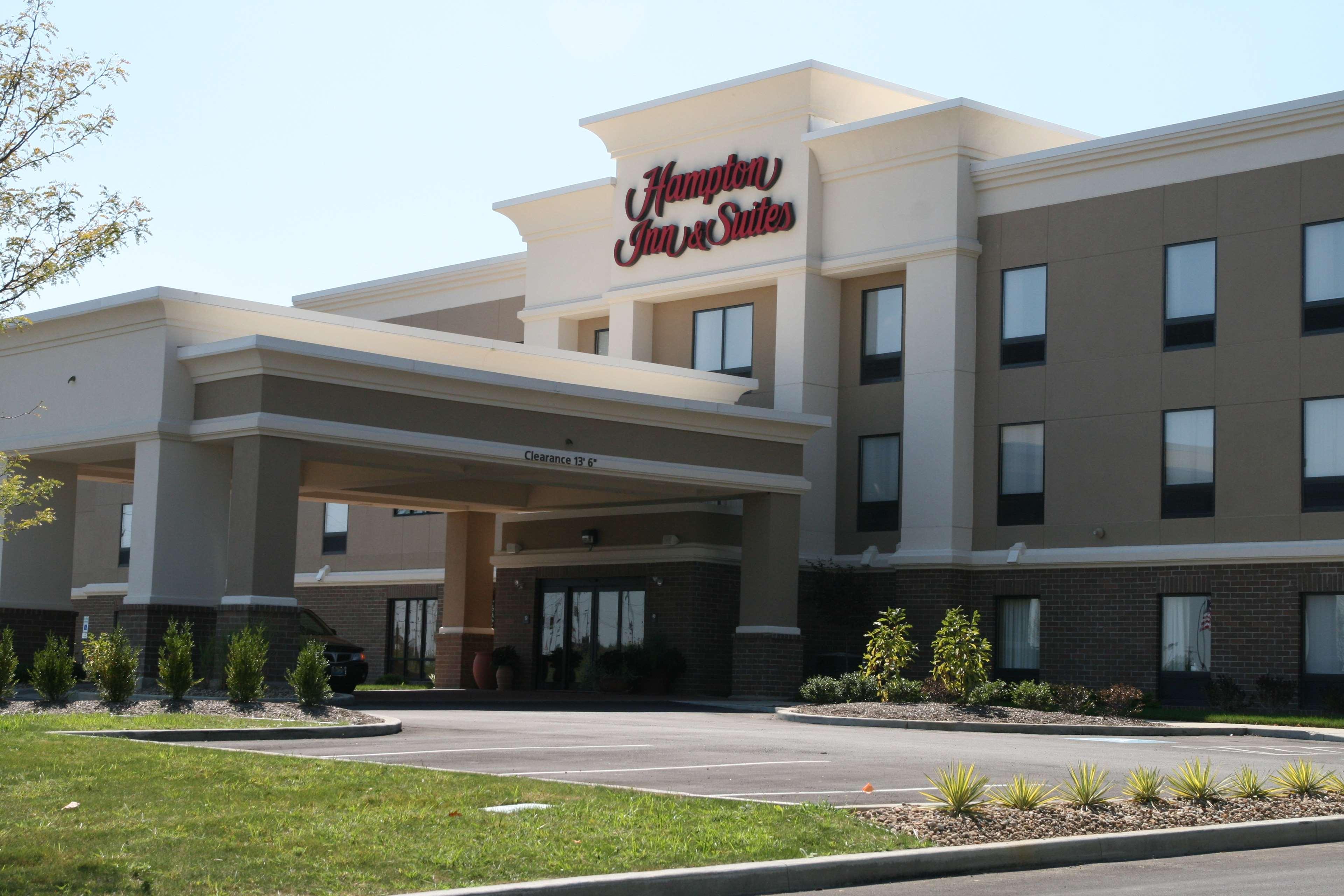 Vista Exterior Hampton Inn & Suites New Castle