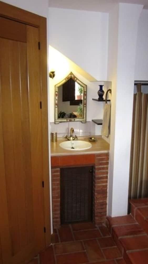 Baño solar MontesClaros VUT/GR/00051