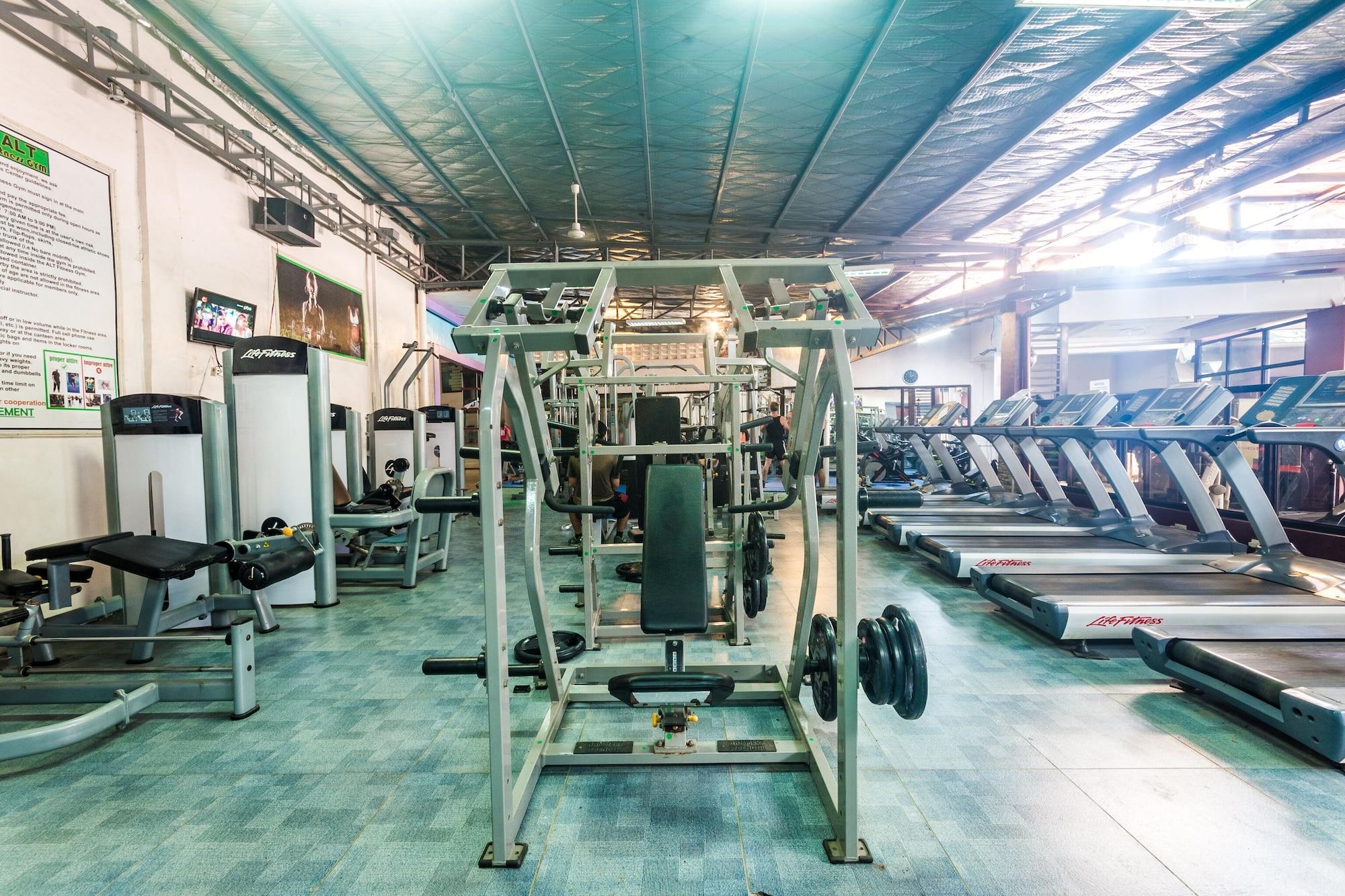 Gimnasio OYO 569 Alt Complex