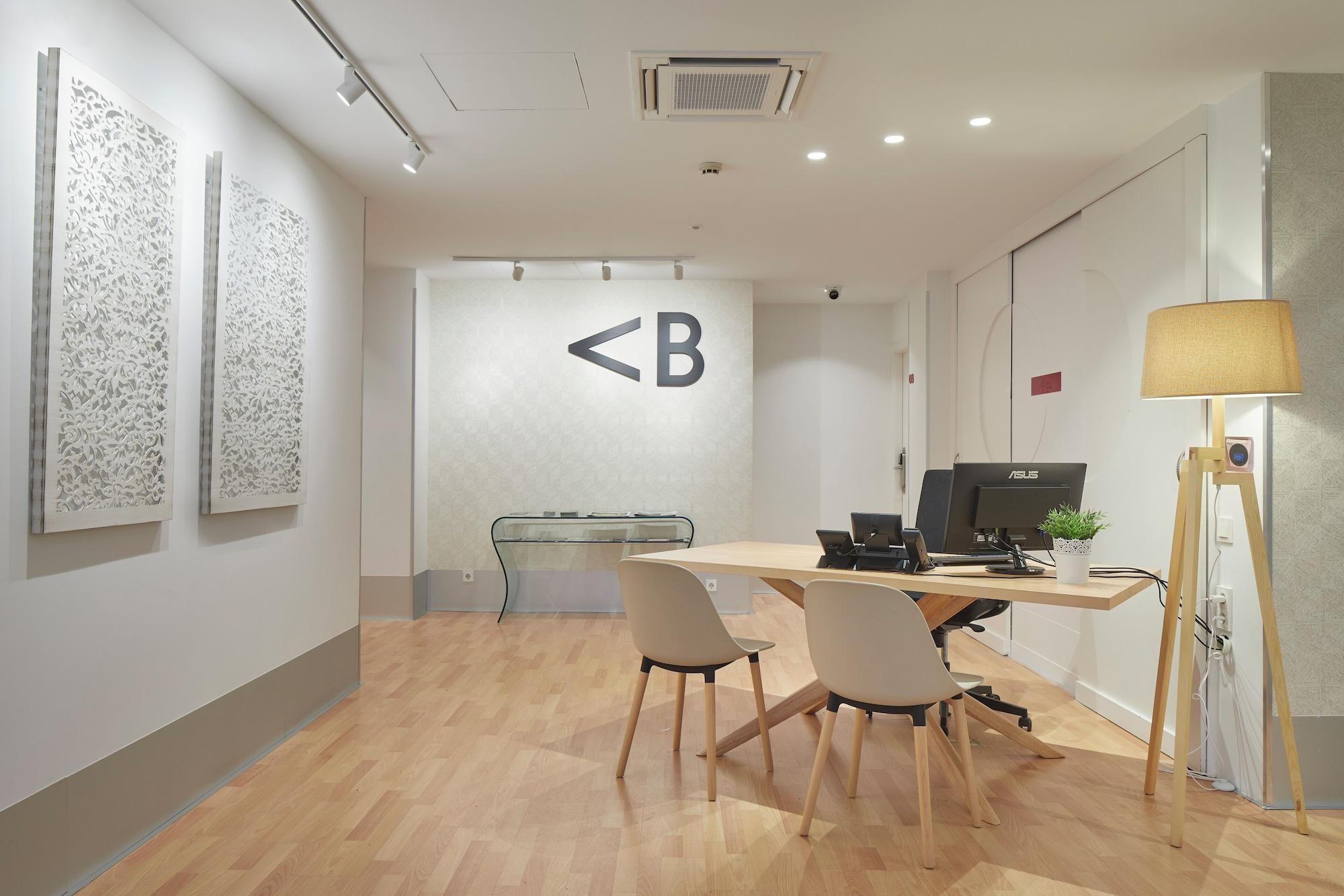 Vista Lobby Hotel Berri Versalles