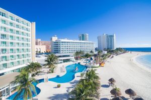 Hoteles en Cancún Zona Hotelera con Parque Acuático