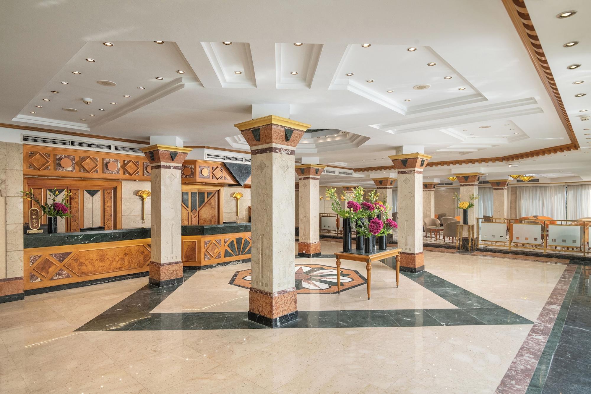 Vista Lobby JAZ Pyramids Resort