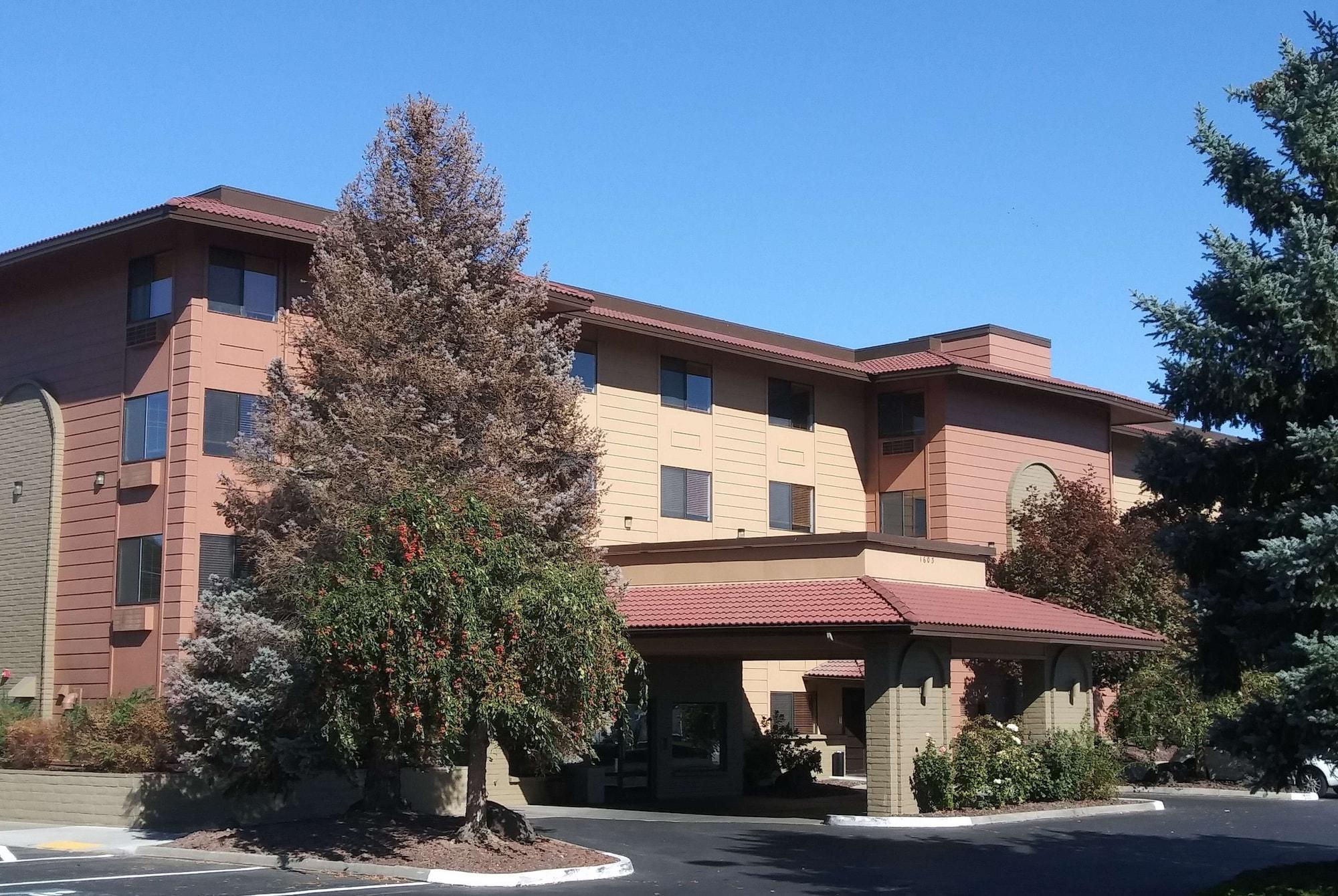 Varios Baymont by Wyndham Yakima Riverfront