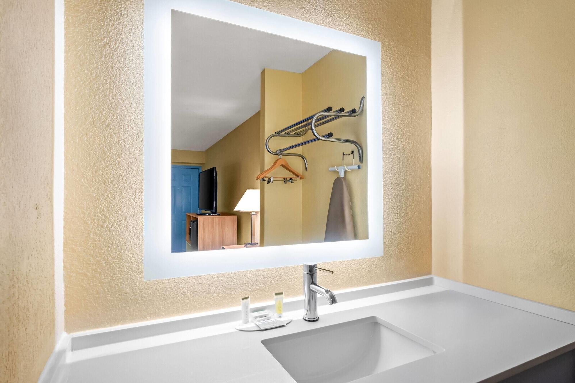 Equipamiento de Habitación Days Inn by Wyndham Renfro Valley Mount Vernon