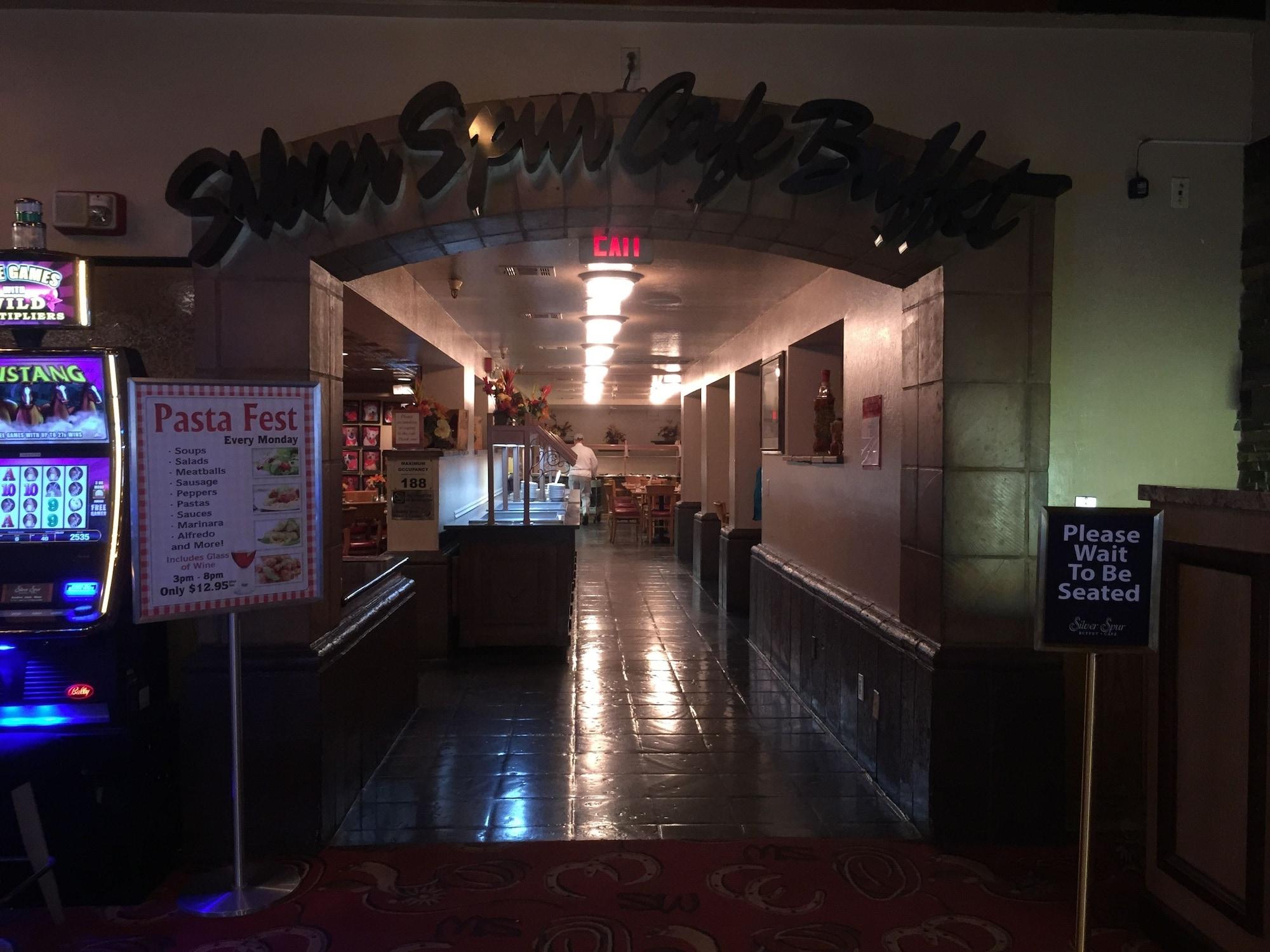 Restaurant Saddle West Hotel and Casino and RV Park