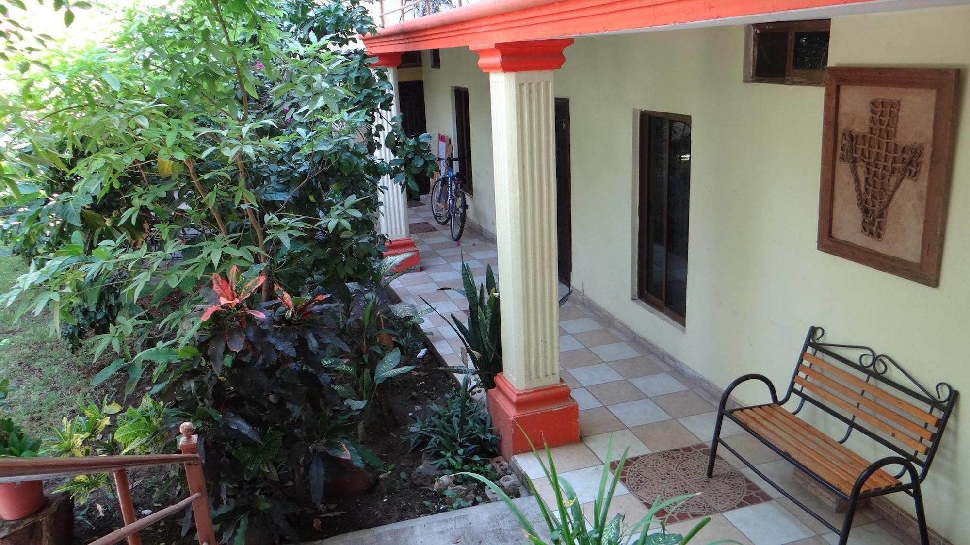 Vista Exterior Hotel San Cristobal