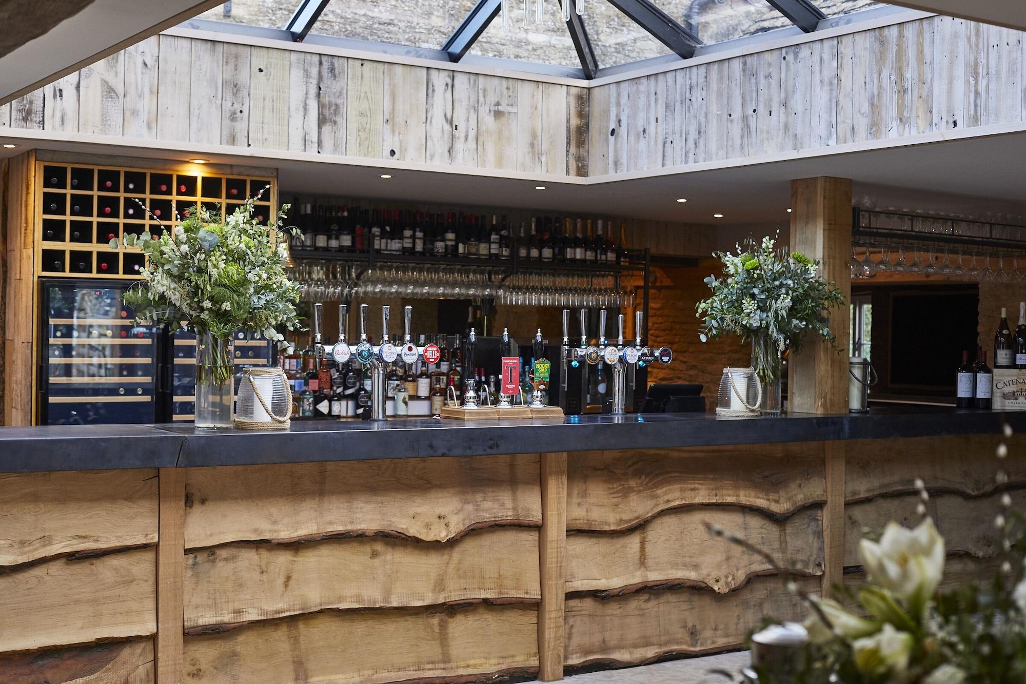 Bar/Salón Wild Thyme & Honey