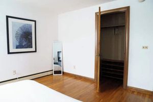 Arriendo temporal - Garage, Fully Fenced Yard, Sleep 8, Walk to Downtown