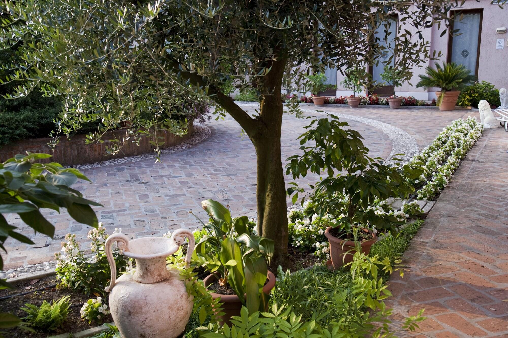 Vista Exterior Hotel Relais Leon D Oro