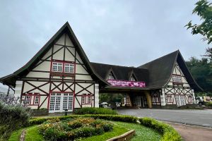 Passeio - Tour Campos do Jordão, saída de Aparecida