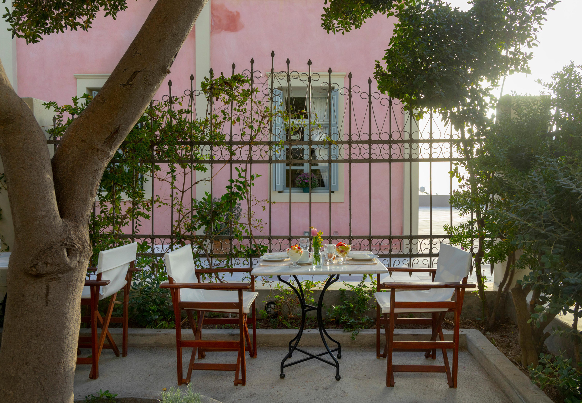 Varios Aria Lito Mansion