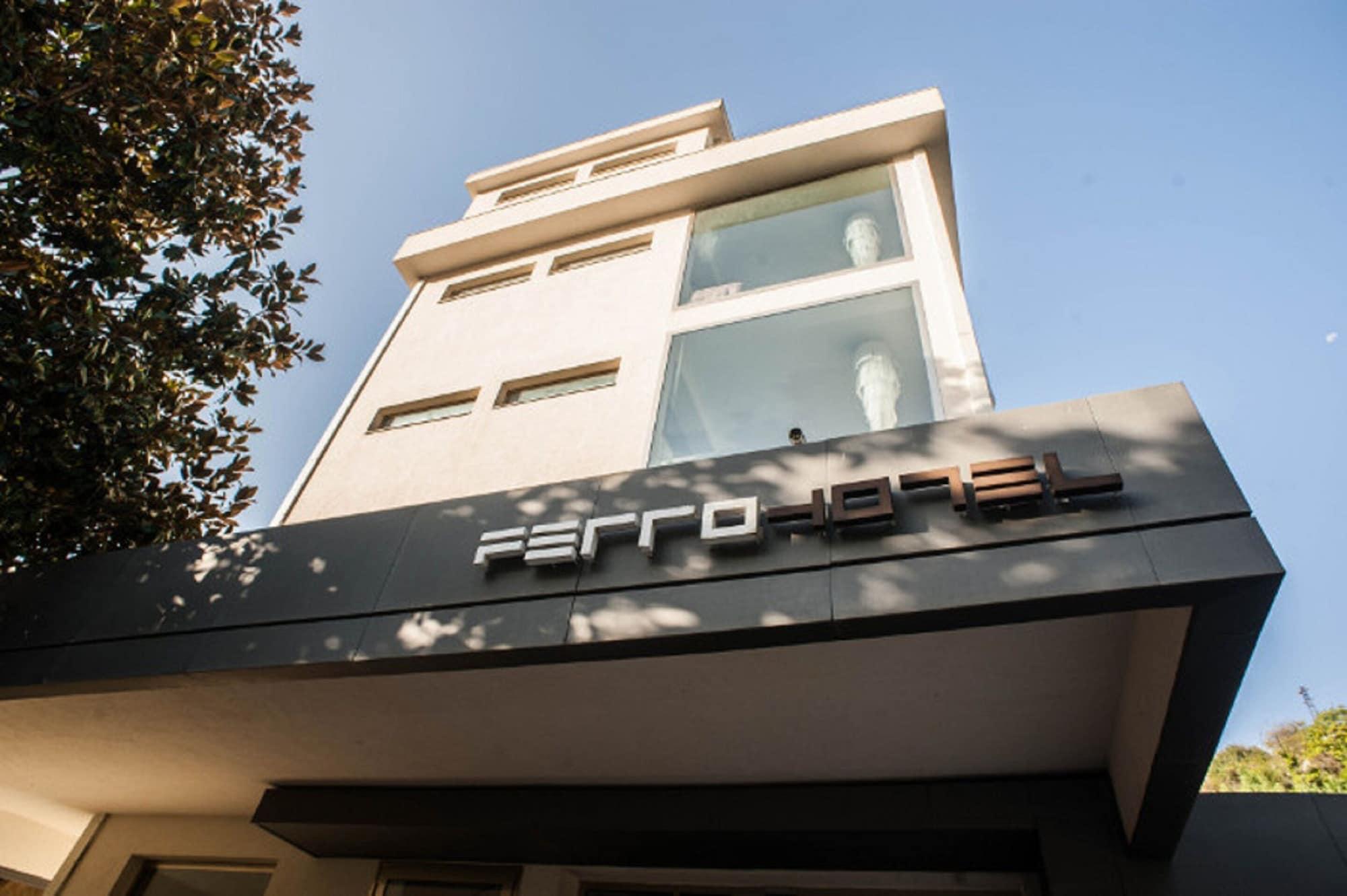 Varios FerroHotel