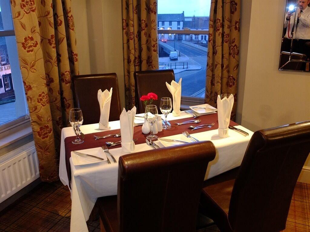 Restaurant The Golden Lion Hotel