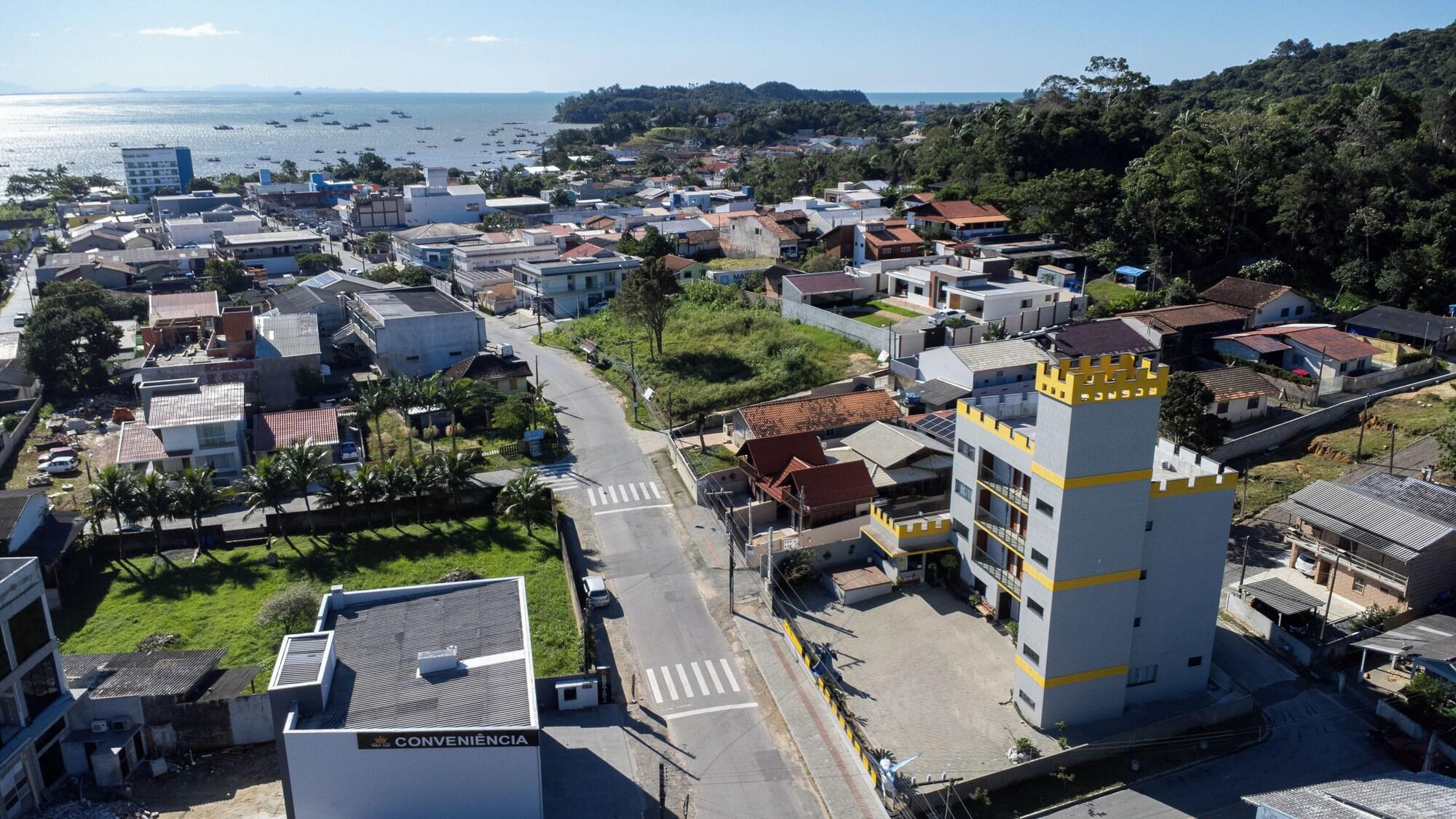 Vista Exterior POUSADA CASTELO DO REI